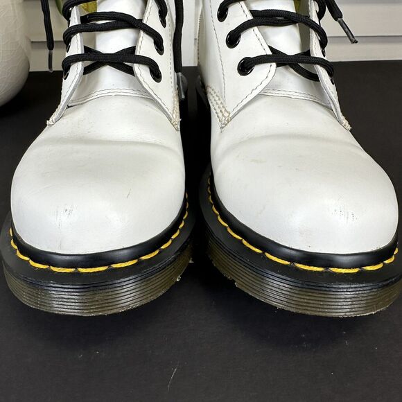 Dr Martens 1460 White‎ Smooth Leather Lace Up Combat Boots 8 Eye Size US 8 - Picture 3 of 11